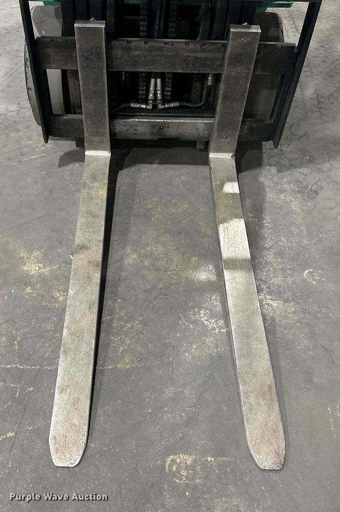 image for item DW5108 Mitsubishi FGC25N forklift