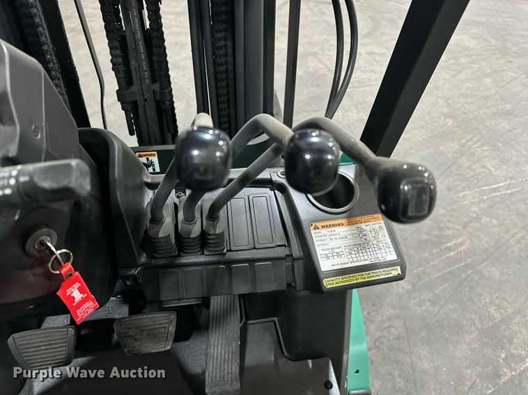 image for item DW5108 Mitsubishi FGC25N forklift