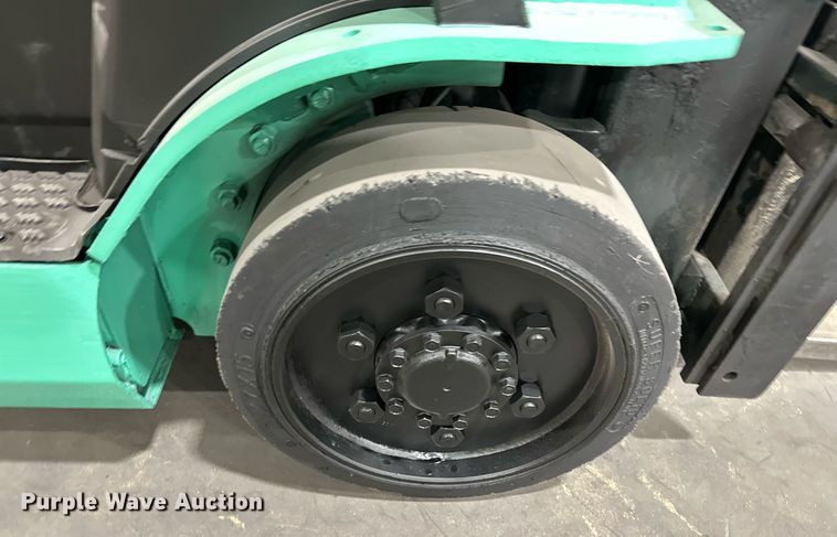 image for item DW5108 Mitsubishi FGC25N forklift