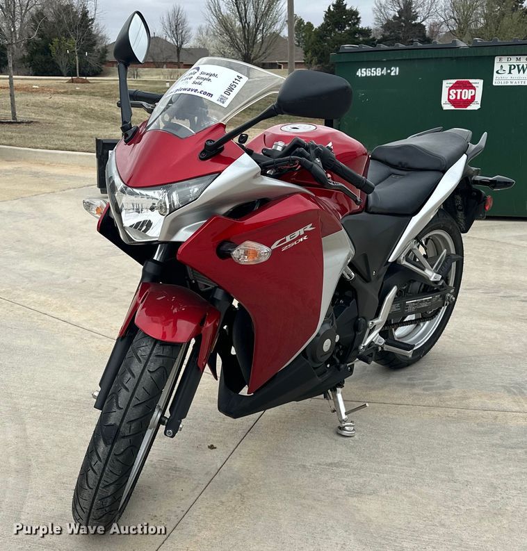 image for item DW5114 2011 Honda CBR250R motorcycle