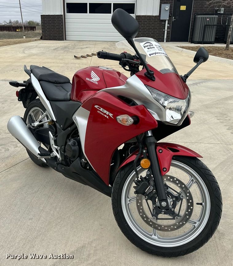 image for item DW5114 2011 Honda CBR250R motorcycle