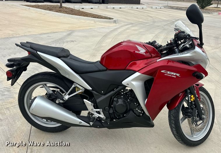 image for item DW5114 2011 Honda CBR250R motorcycle