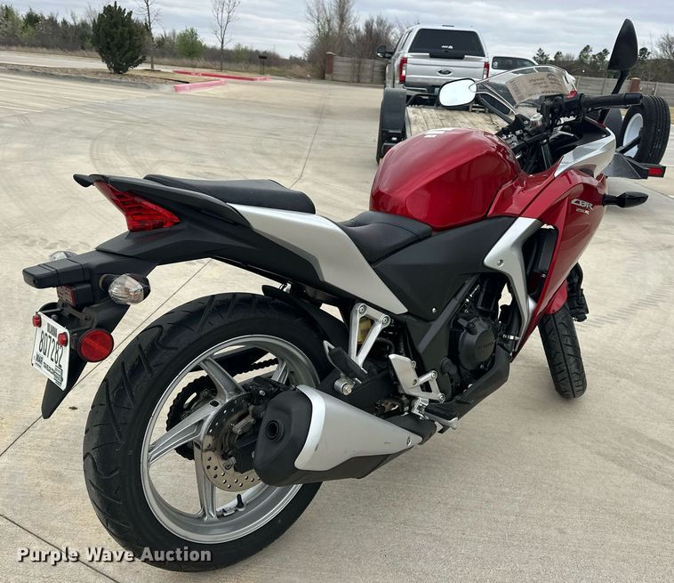 image for item DW5114 2011 Honda CBR250R motorcycle