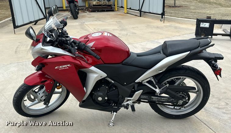 image for item DW5114 2011 Honda CBR250R motorcycle