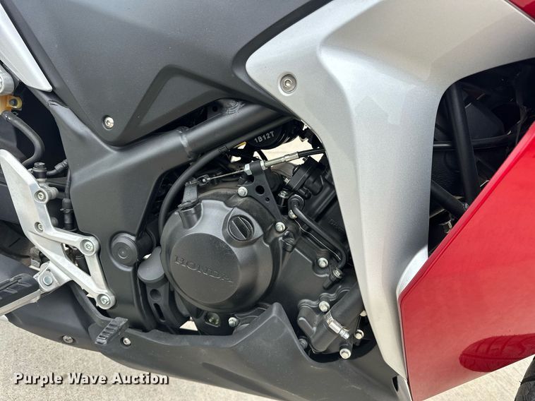 image for item DW5114 2011 Honda CBR250R motorcycle