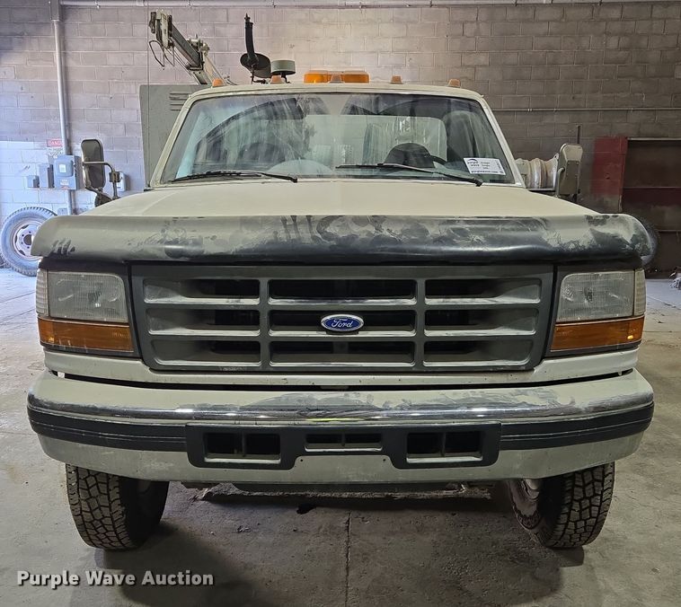 image for item DW8517 1995 Ford F450 Super Duty utility / service truck