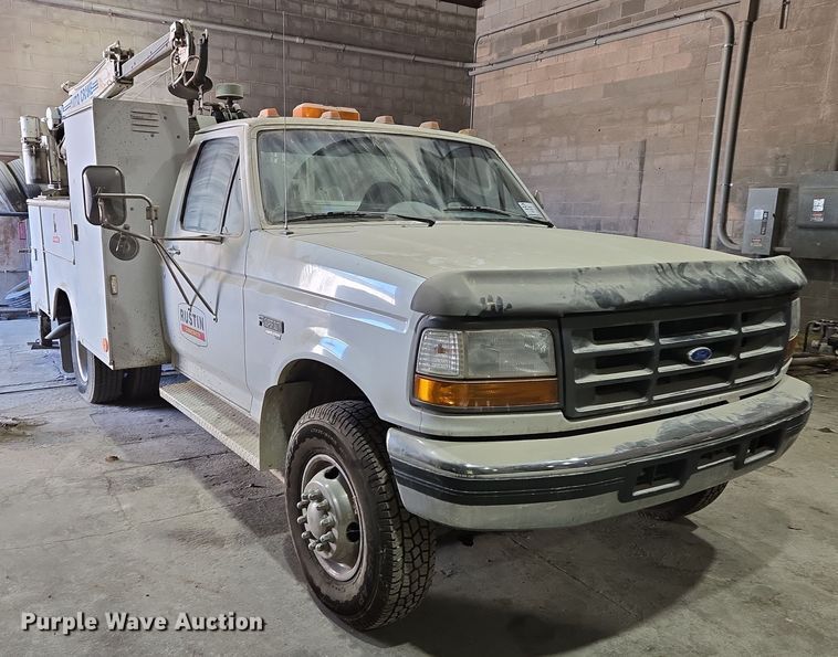 image for item DW8517 1995 Ford F450 Super Duty utility / service truck