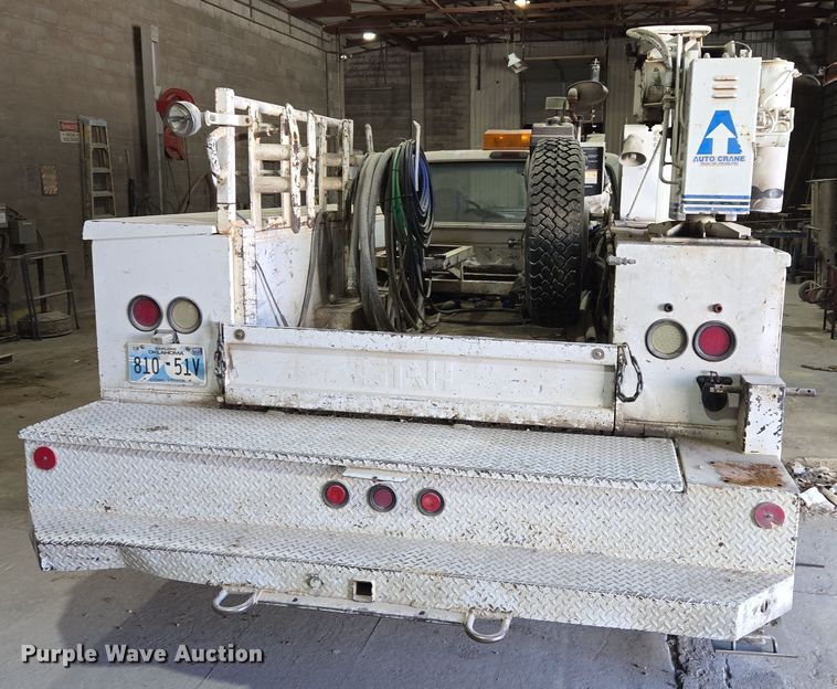 image for item DW8517 1995 Ford F450 Super Duty utility / service truck