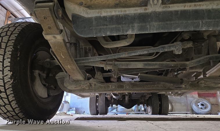 image for item DW8517 1995 Ford F450 Super Duty utility / service truck