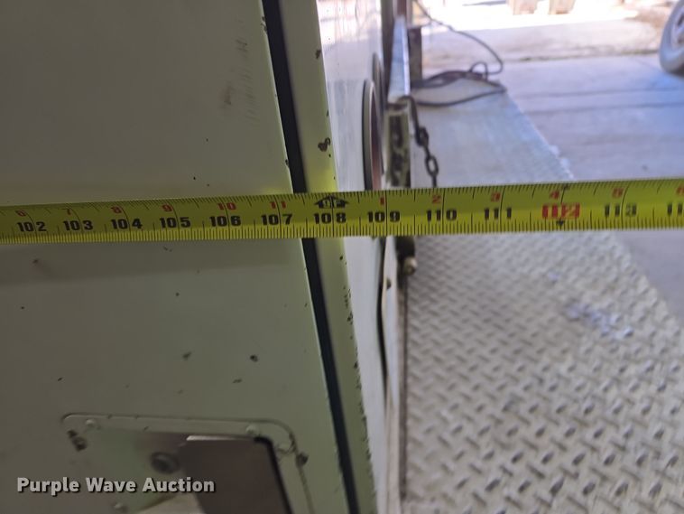 image for item DW8517 1995 Ford F450 Super Duty utility / service truck