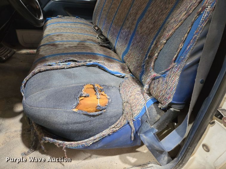 image for item DW8517 1995 Ford F450 Super Duty utility / service truck