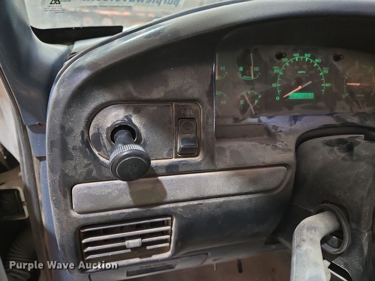 image for item DW8517 1995 Ford F450 Super Duty utility / service truck