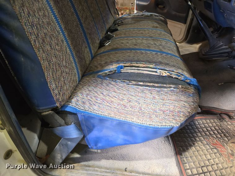 image for item DW8517 1995 Ford F450 Super Duty utility / service truck