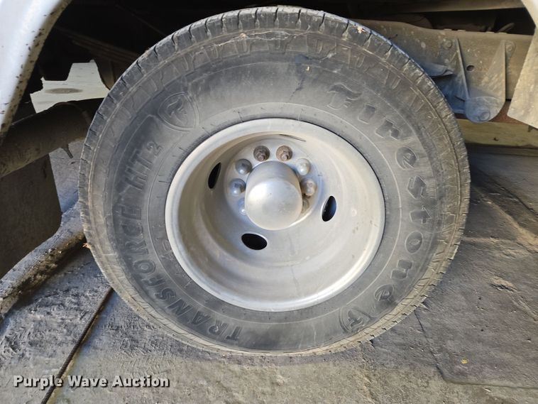 image for item DW8517 1995 Ford F450 Super Duty utility / service truck