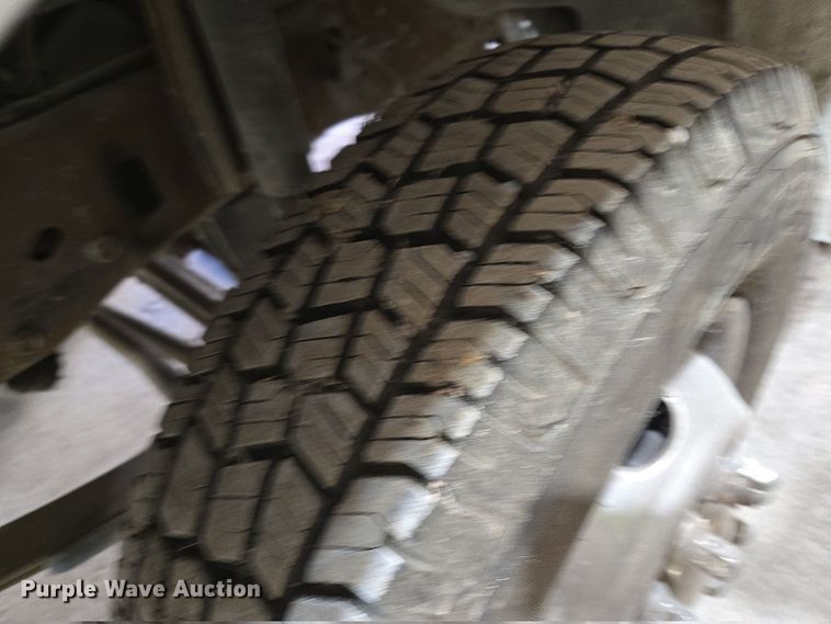 image for item DW8517 1995 Ford F450 Super Duty utility / service truck