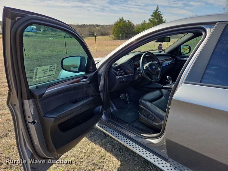 image for item DW8560 2014 BMW X6 SUV