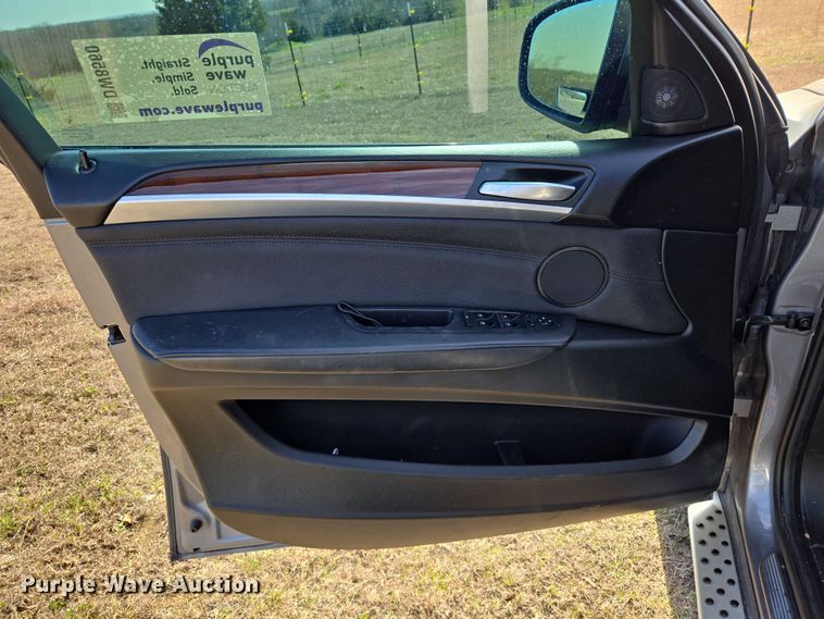 image for item DW8560 2014 BMW X6 SUV