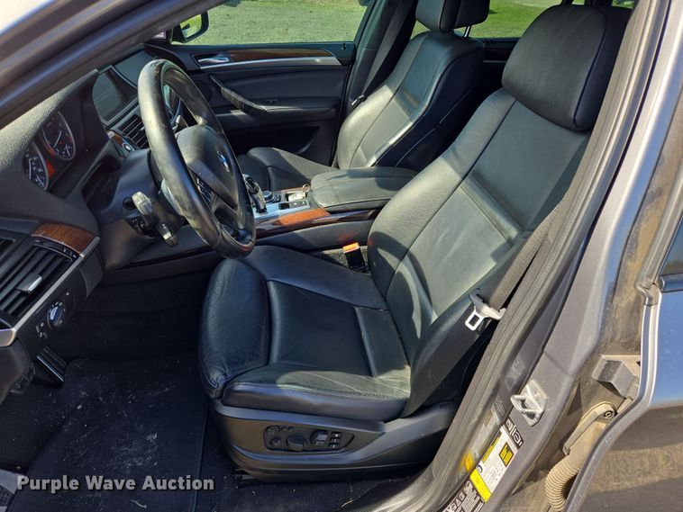 image for item DW8560 2014 BMW X6 SUV