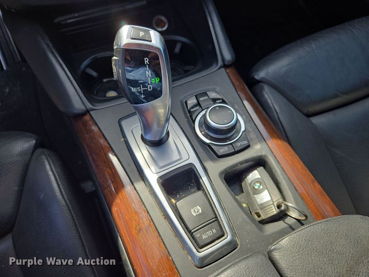 image for item DW8560 2014 BMW X6 SUV