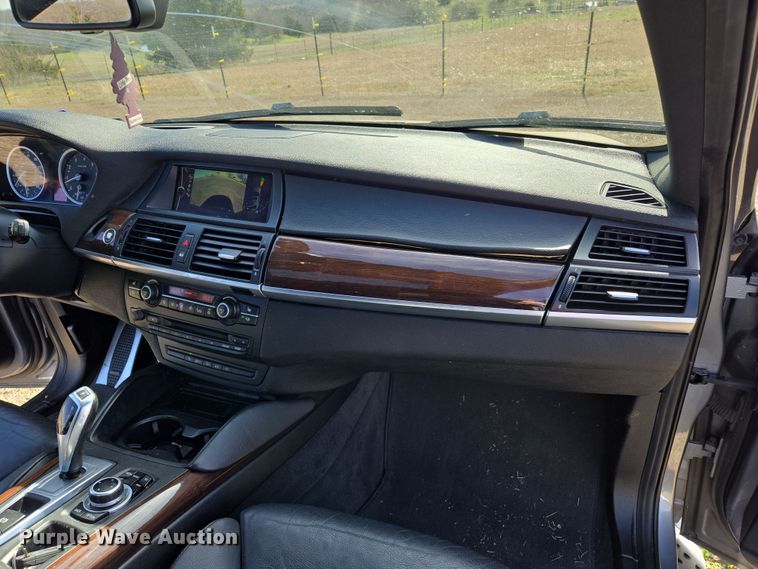 image for item DW8560 2014 BMW X6 SUV