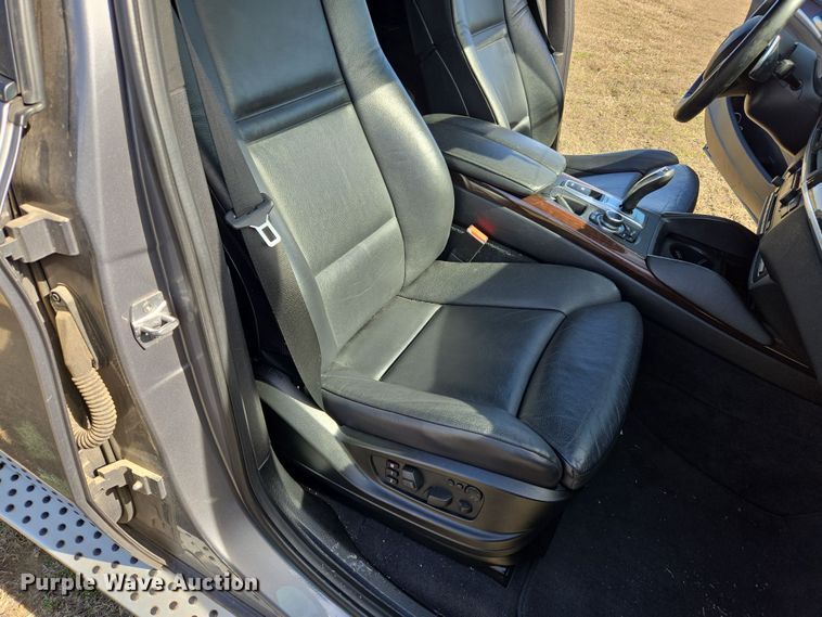 image for item DW8560 2014 BMW X6 SUV