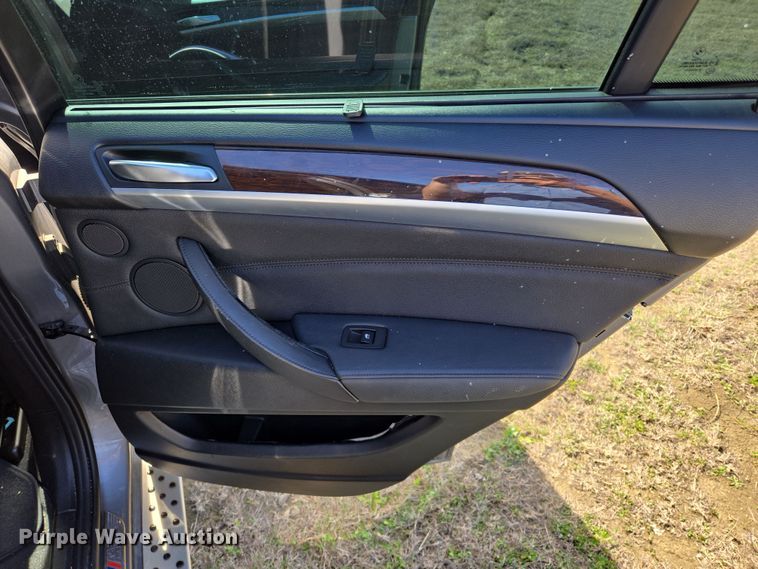 image for item DW8560 2014 BMW X6 SUV