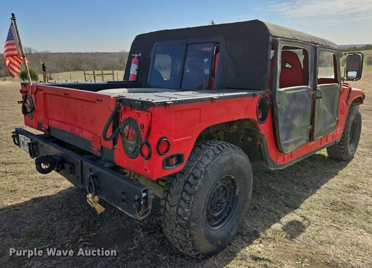 image for item DW8561 2006 Am General M1097R1 HMMWV SUV