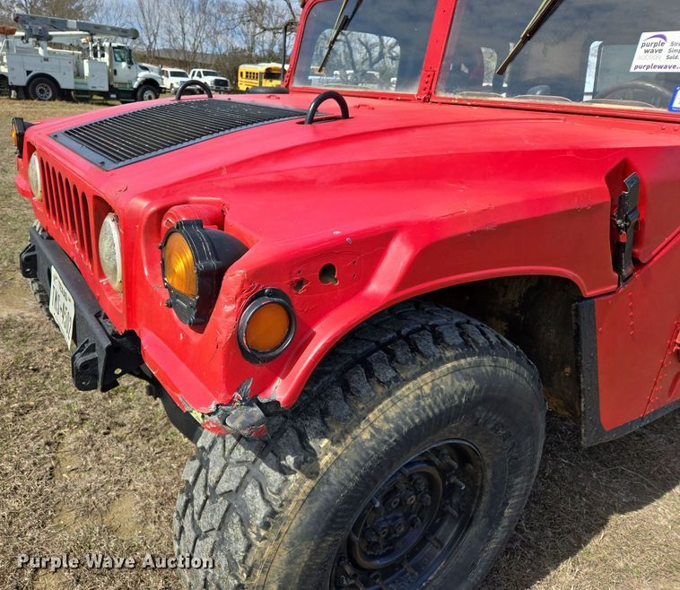 image for item DW8561 2006 Am General M1097R1 HMMWV SUV