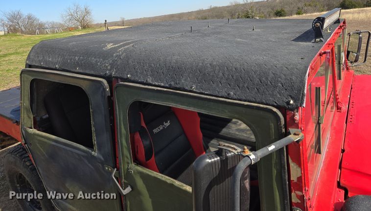 image for item DW8561 2006 Am General M1097R1 HMMWV SUV