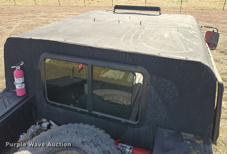 image for item DW8561 2006 Am General M1097R1 HMMWV SUV