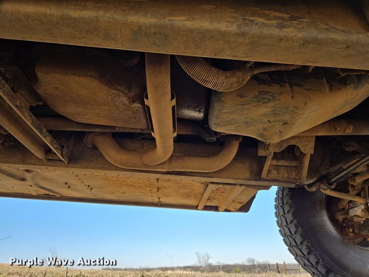 image for item DW8561 2006 Am General M1097R1 HMMWV SUV