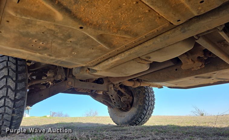 image for item DW8561 2006 Am General M1097R1 HMMWV SUV