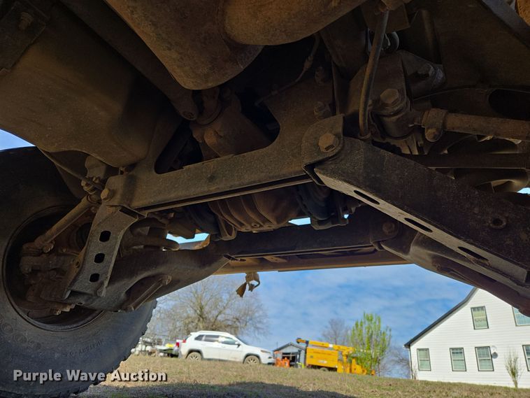 image for item DW8561 2006 Am General M1097R1 HMMWV SUV