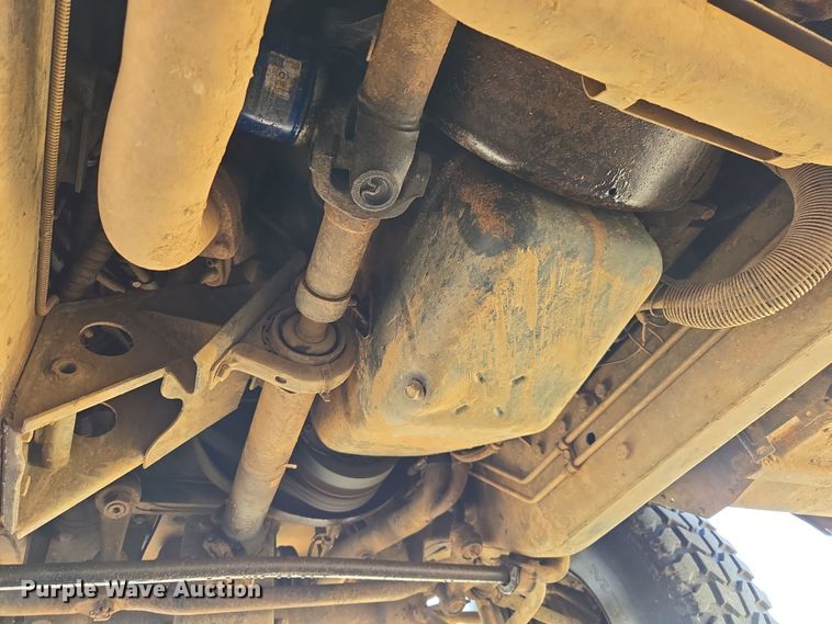 image for item DW8561 2006 Am General M1097R1 HMMWV SUV