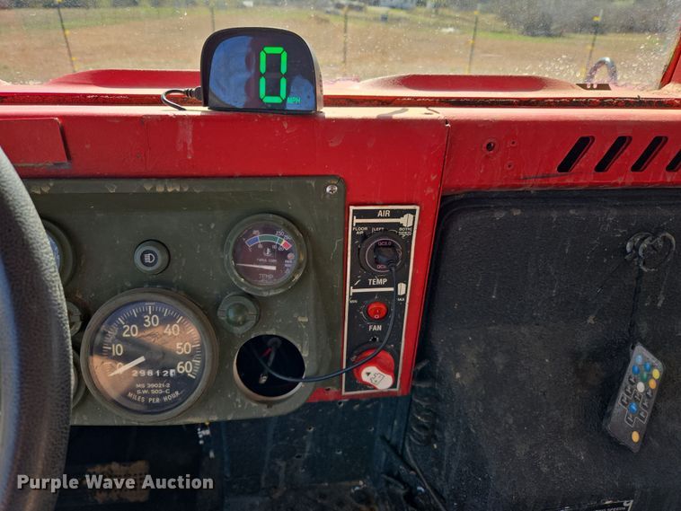 image for item DW8561 2006 Am General M1097R1 HMMWV SUV