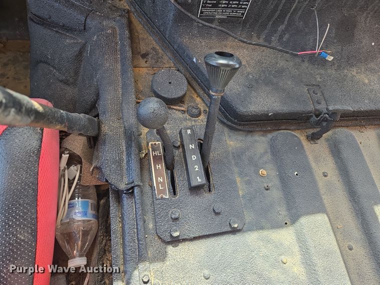 image for item DW8561 2006 Am General M1097R1 HMMWV SUV