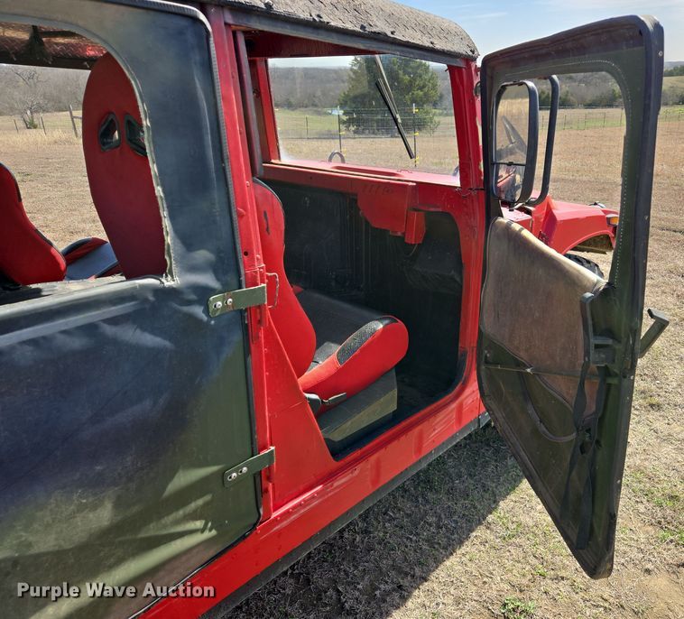 image for item DW8561 2006 Am General M1097R1 HMMWV SUV