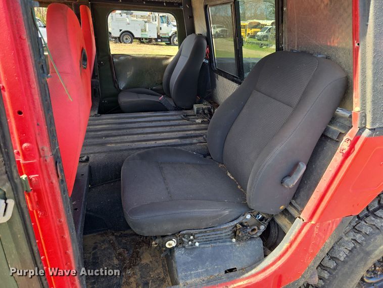 image for item DW8561 2006 Am General M1097R1 HMMWV SUV