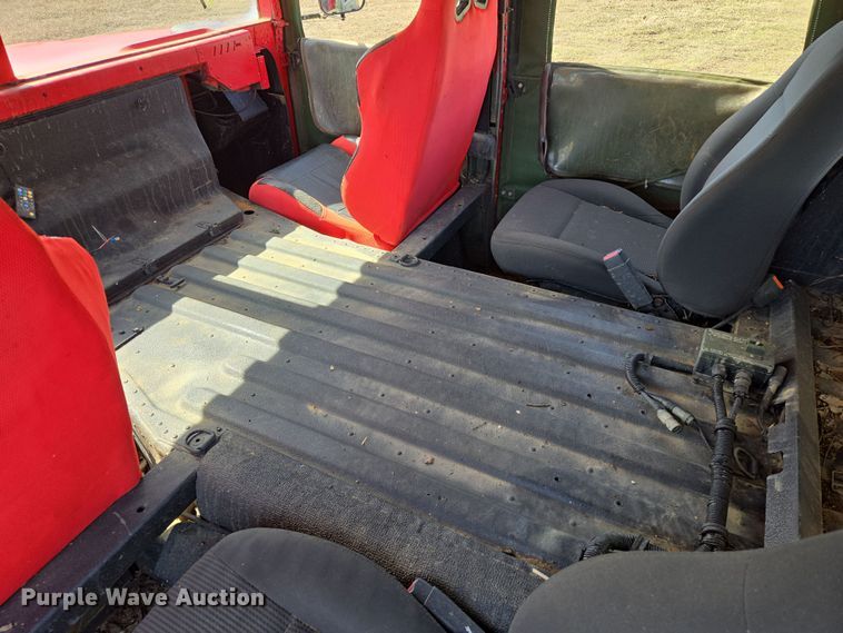 image for item DW8561 2006 Am General M1097R1 HMMWV SUV