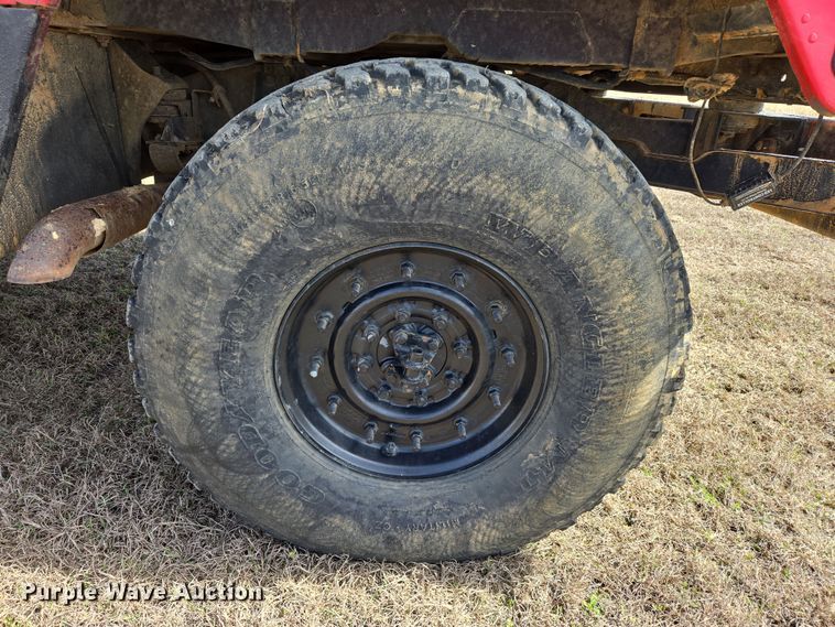 image for item DW8561 2006 Am General M1097R1 HMMWV SUV