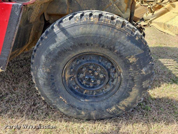 image for item DW8561 2006 Am General M1097R1 HMMWV SUV