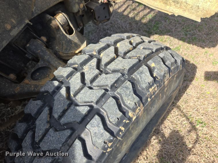 image for item DW8561 2006 Am General M1097R1 HMMWV SUV