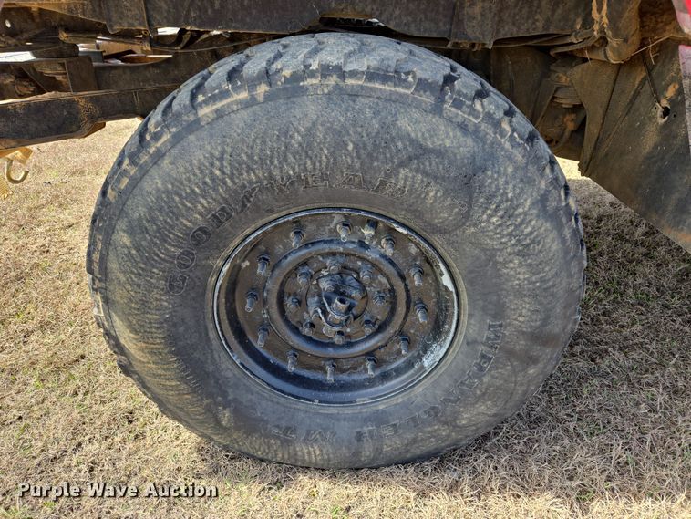 image for item DW8561 2006 Am General M1097R1 HMMWV SUV