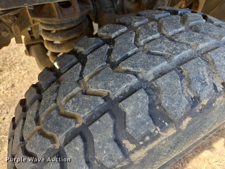 image for item DW8561 2006 Am General M1097R1 HMMWV SUV