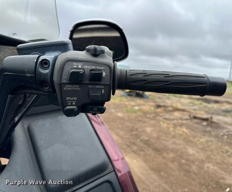 image for item DW8648 2006 Honda GL1800 motorcycle