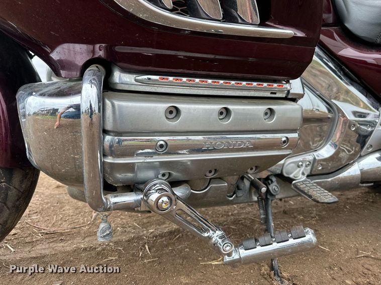 image for item DW8648 2006 Honda GL1800 motorcycle