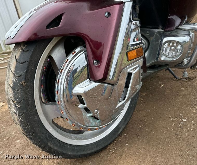 image for item DW8648 2006 Honda GL1800 motorcycle