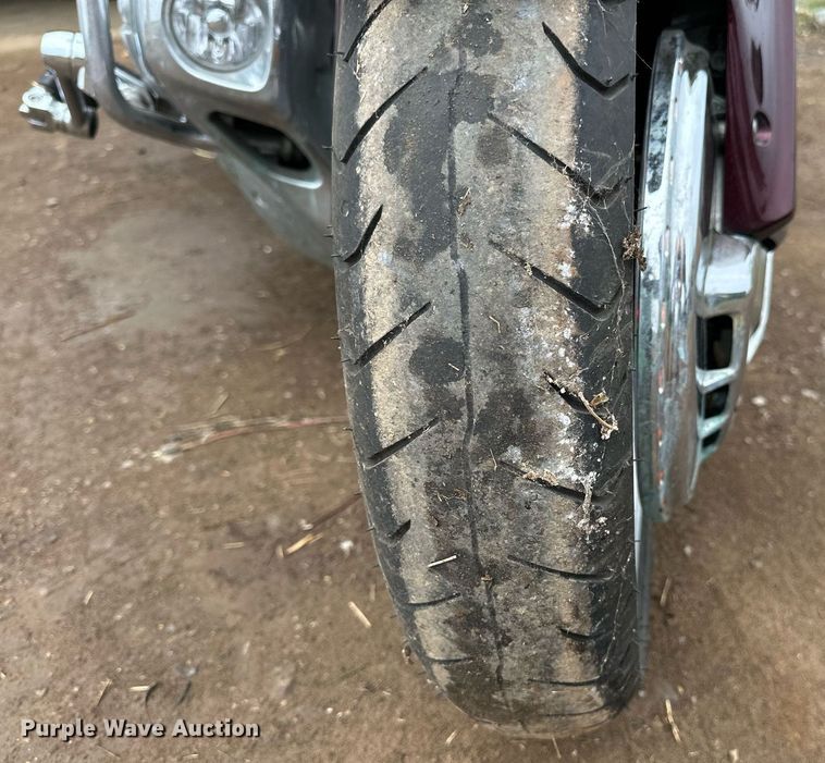 image for item DW8648 2006 Honda GL1800 motorcycle