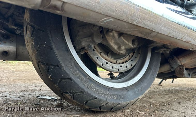 image for item DW8648 2006 Honda GL1800 motorcycle