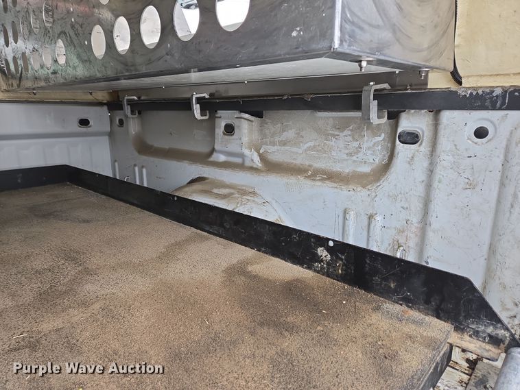 image for item EC4008 2014 Chevrolet Silverado 1500 pickup truck